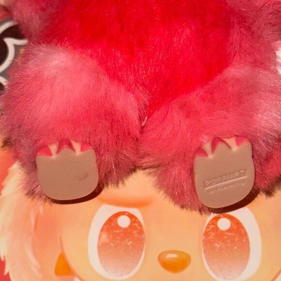 POP MART: LOVE LABUBU from THE MONSTERS Big Into Energy Series - Picture 4 of 6